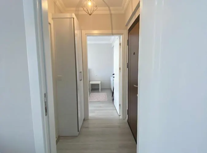 Ceylanhouse Airportapart